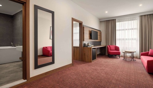 Suite, 1 King Bed, Smoking, Corner