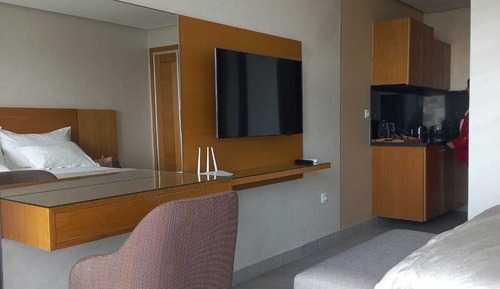 Comfort Studio, 1 Queen Bed, Smoking
