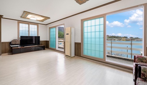Basic Room, 2 Bedrooms (B201)