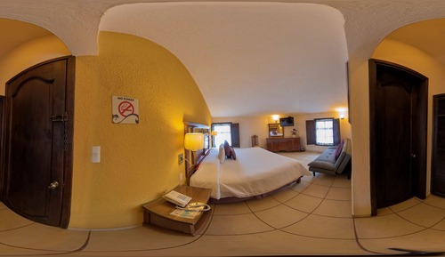 Basic Room, 1 King Bed, Private Bathroom