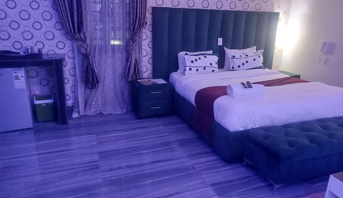 Deluxe Suite