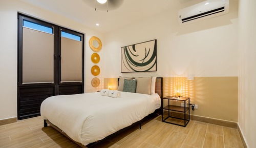 Apartment (2B)