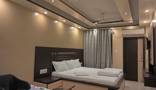 Deluxe Non-AC