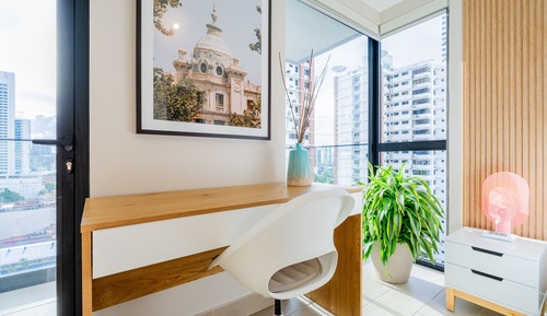 Apartment (19I)