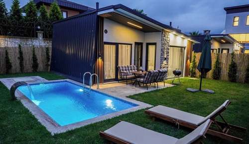 Junior Garden Heated Pool Villa