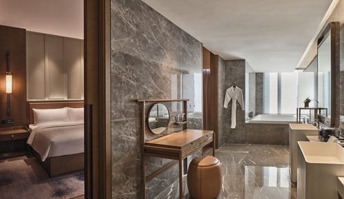 Junior Suite, 1 King Bed (Luxury Bath View)