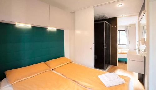 Panoramic Room