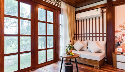 Deluxe Bungalow, Lake View