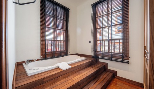 Superior suite with Jacuzzi