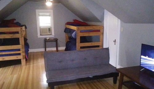 Historic Twin Tudors Inn Northwest w/Loft KP1404NWLoft