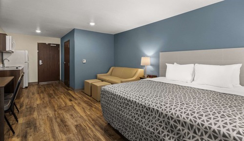 Suite, 2 Queen Beds, Non Smoking
