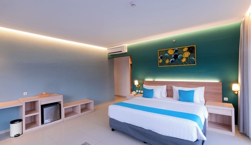 Delonix Room