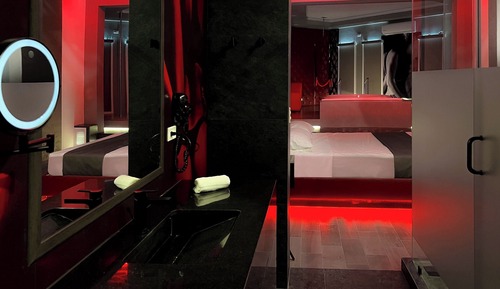 Superior Room, Jetted Tub