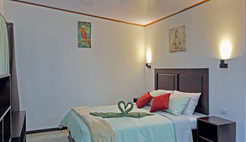Comfort Cabin, 1 Queen Bed with Sofa bed, Kitchenette, Garden View