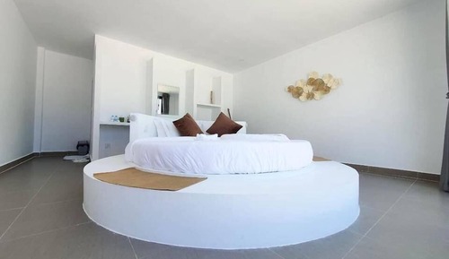 Bungalow, Sea View