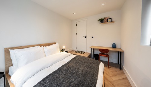 Apartment (4 Bedrooms)