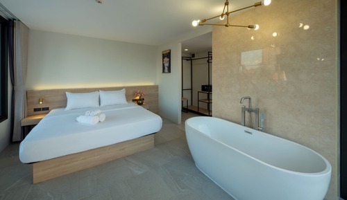 Suite, 1 King Bed