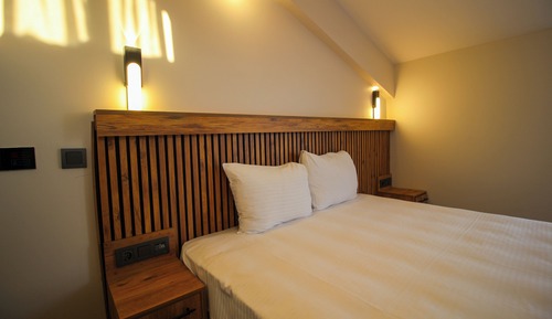 King Room with Spa Bath