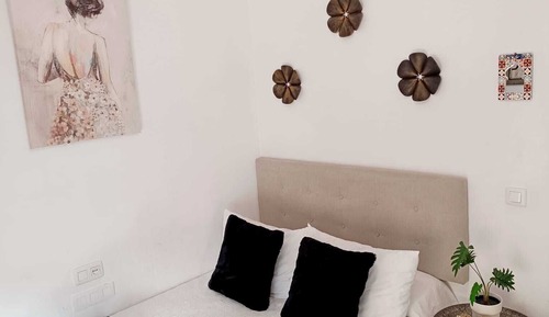 Deluxe Room (9)