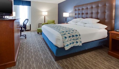 Deluxe Room, 1 King Bed, Refrigerator & Microwave (Upper Floor)