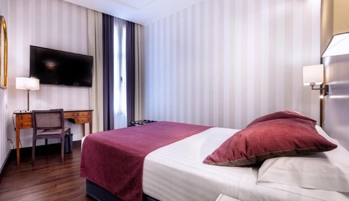 Double Room, 1 Double Bed (Inner View)