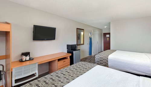 Room, 2 Queen Beds, Accessible, Non Smoking