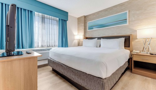 Suite, Multiple Beds (Kids Suite One Queen with Bunk Bed)