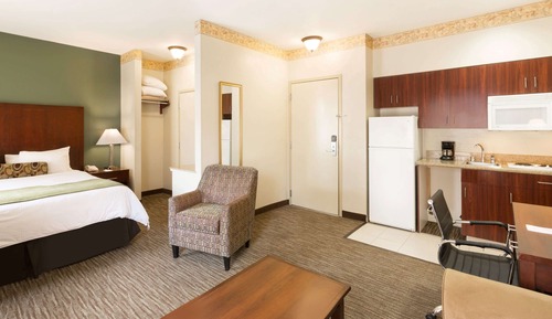 Suite, 1 King Bed, Non Smoking