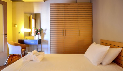 Economy Suite