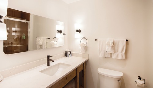 Deluxe Room, 2 Queen Beds, Fireplace
