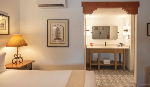 Classic Room, 1 Queen Bed