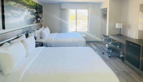 Room, 2 Queen Beds, Accessible, Non Smoking