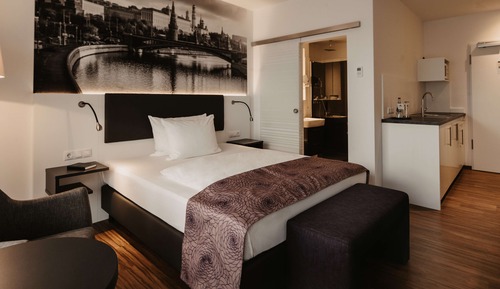 Apartment, 1 King Bed, Balcony (Kitchenette)