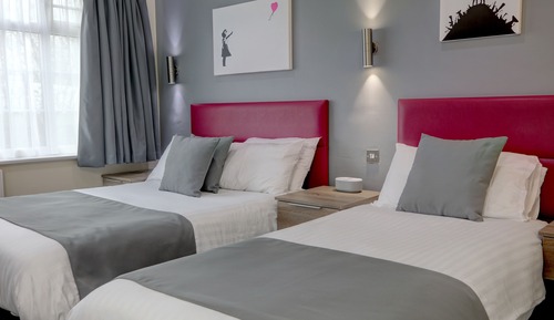 Family Room, Multiple Beds