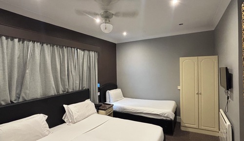 Family Room, Multiple Beds