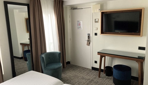 Renovated Room with twin beds