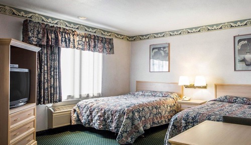Standard Room, 2 Queen Beds, Non Smoking