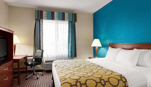 Standard Room, 1 King Bed, Accessible