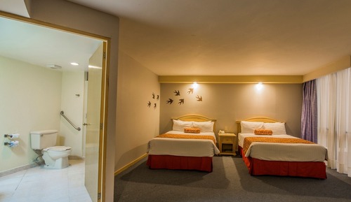 Double Room (2 Camas Matrimoniales)