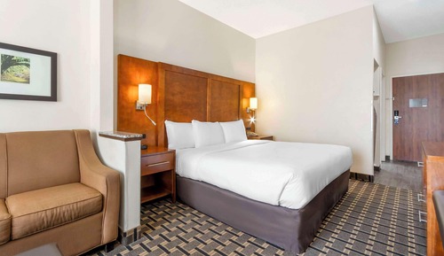 1 KING BED