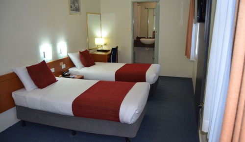 Twin Room, Internal View