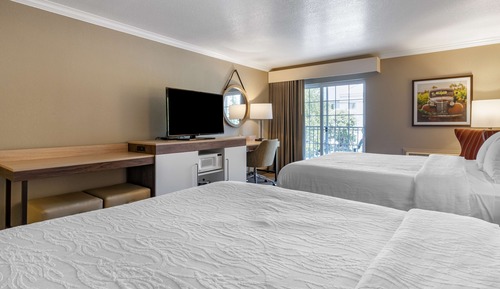 Two queen beds non smoking