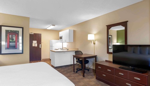 Deluxe Studio, 1 King Bed with Sofa bed, Non Smoking