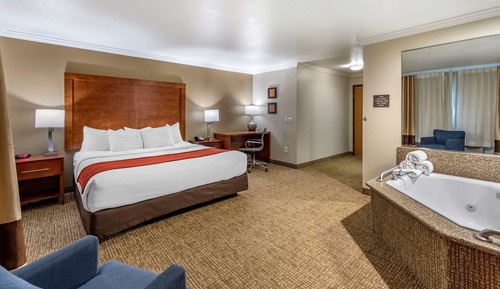 Suite, 1 King Bed, Accessible, Non Smoking