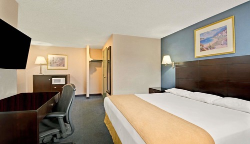 Standard Room, 1 King Bed