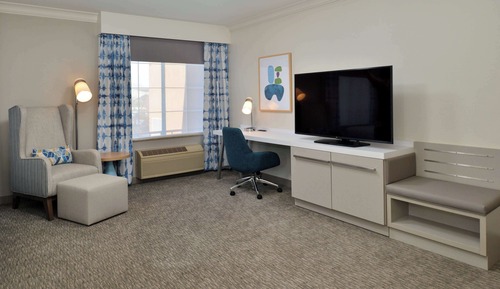 One King, 1 Bedroom Whirlpool Suite