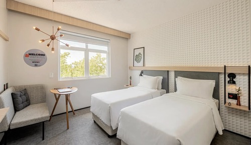 Deluxe Twin Room