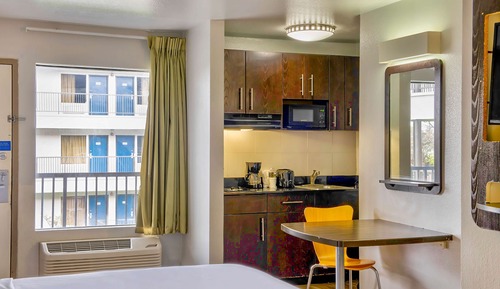 Standard Suite, 1 King Bed, Accessible, Non Smoking