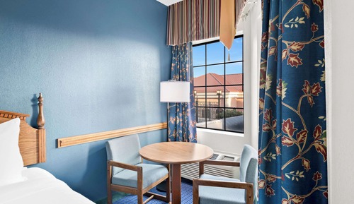 Room, 2 Queen Beds, Accessible, Non Smoking