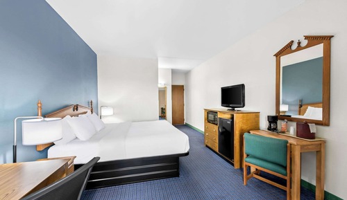 Room, 1 King Bed with Sofa bed, Non Smoking